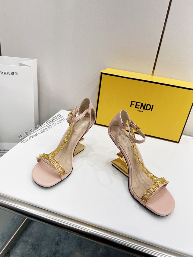 Fendi高捷手範思哲聯名款平底拖鞋 芬迪First鞋 金色金屬斜對角F形立體鞋跟 dx3454